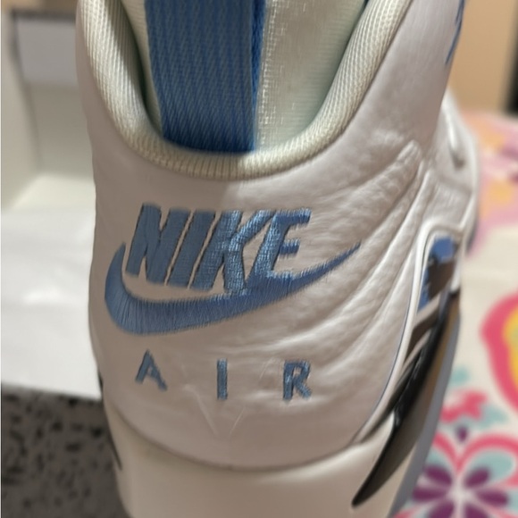 Jordan MVP White and Blue Sneakers - Picture 4 of 7